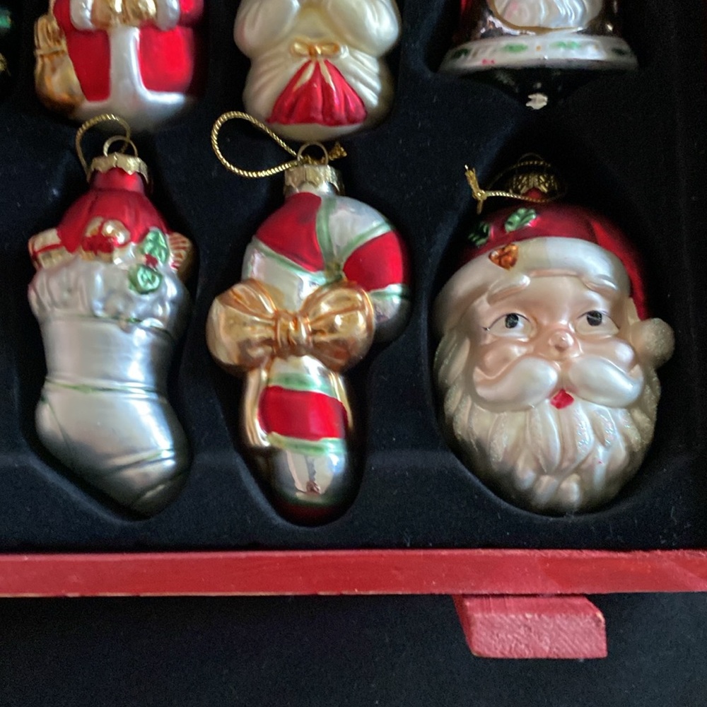 Mikasa Antique Christmas Ornament Set - Picture 5 of 9